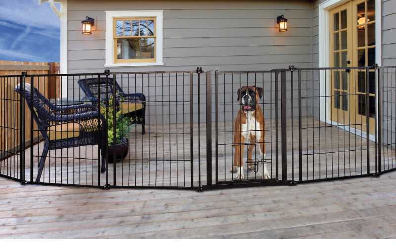 Carlson Pet Products Weatherproof Super Wide Dog Gate For Outdoor